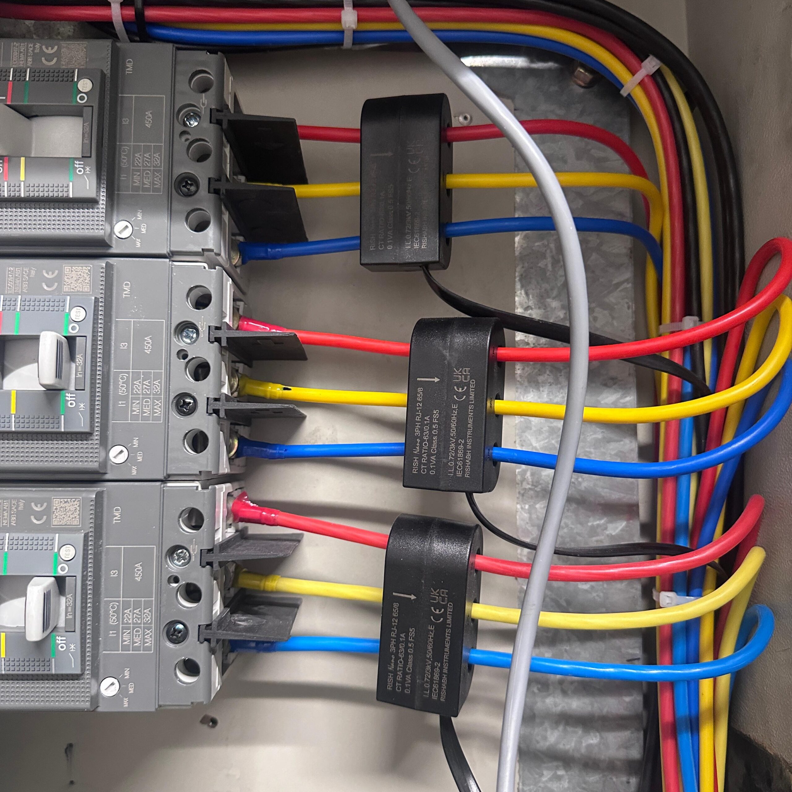 Compact CT for automation and EMS services with easy and compact wiring